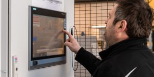 Laborpresse im eigenen Technikum